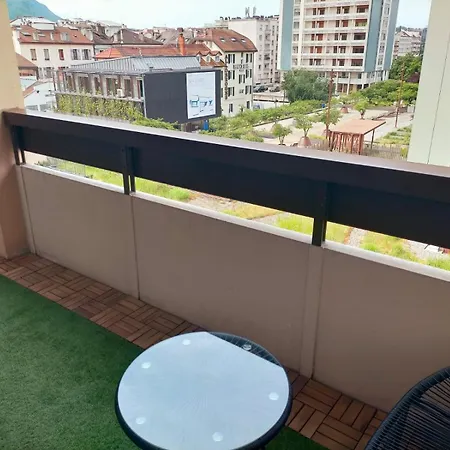 T3 Centre & Lac, Balcon, Garage Apartment